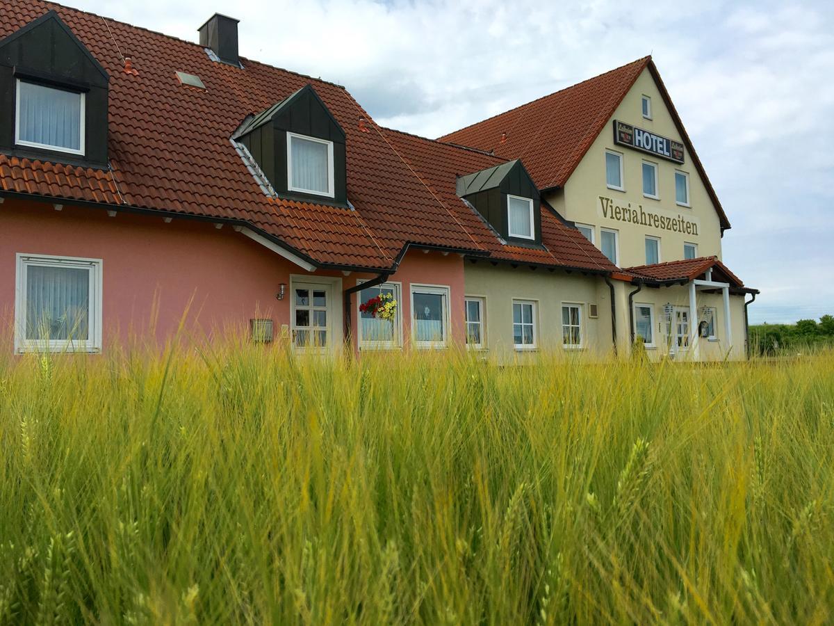 Hotel Garni Vierjahreszeiten Bad Staffelstein Exterior photo